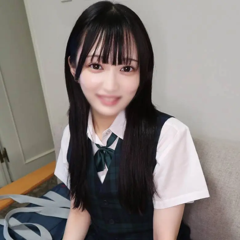 FC2-PPV-4765911 FC2-PPV-4765911 独占販売[期間限定で大放出!20000pt➡2980pt] ＜無修正＞ホテルでリラックス中の黒髪清楚系美人と制服姿で貪り合う。吐息交じりエロいガチ喘ぎ～感度の良過ぎるキツキツまんこガチイキ連発❤濃厚中出し！