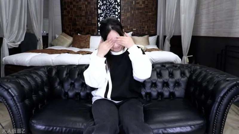 FC2-PPV-4779391 さくら(18)2日連続撮影の2日目。愛液を垂らしながらノコノコ中出しされにくる。前日の中出しの感想を聴いて羞恥責めしたり、アナル舐めさせたりしました。