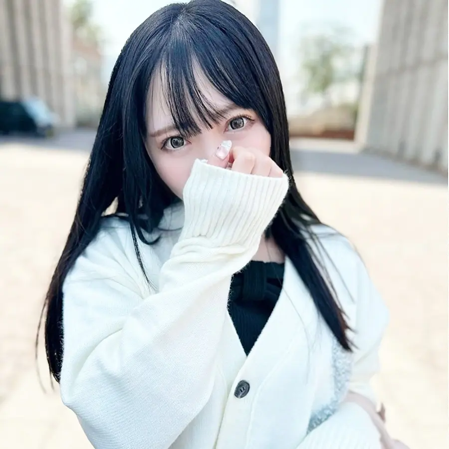 FC2-PPV-4663929 50%OFF!おっぱい好きなの？？黒髪の小悪魔が授.にゅう手コキでオジサン翻弄www「我慢汁凄いよぉ♡」真っ白な柔肌を密着させて迫る極上のG乳無毛マ◯コに大量射精！