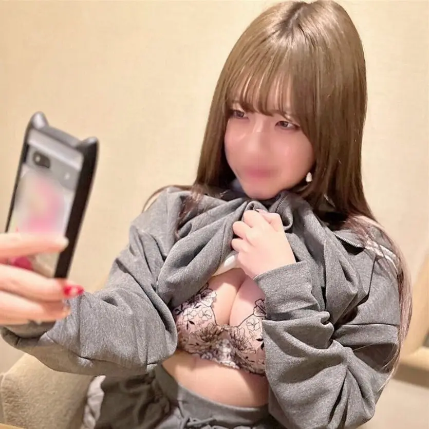 FC2-PPV-4674054 「中出しマ●コにダブルピース♡♡」ノリノリスレンダーF乳ムスメとイチャラブSEX♥汗だくデカマンビラの吸着快感に耐え切れず2連続暴発射精!