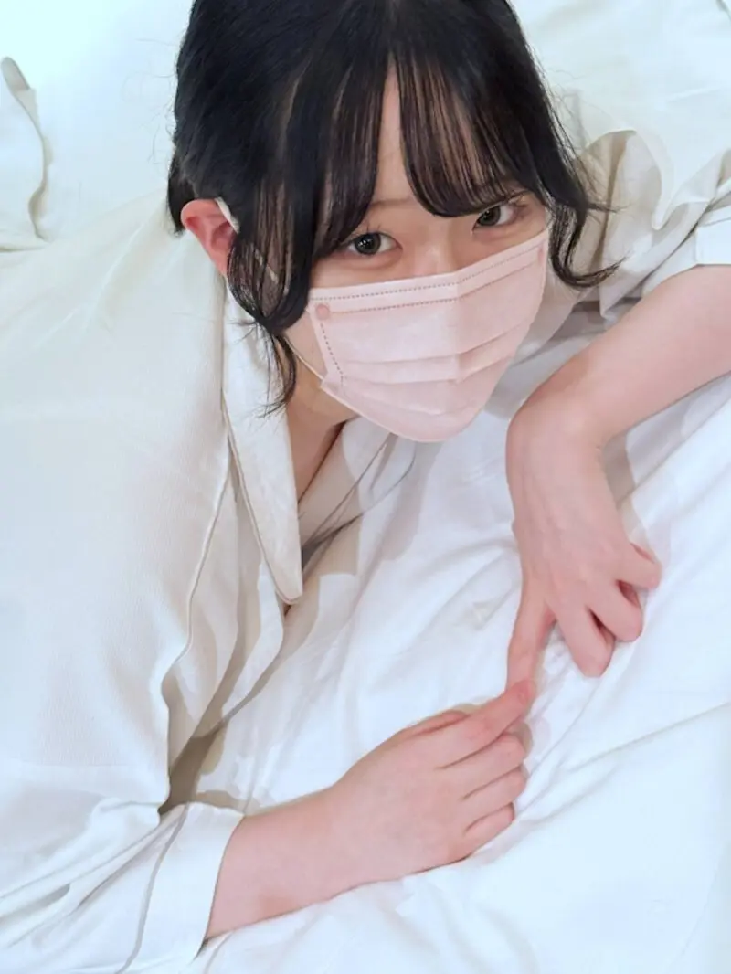 FC2-PPV-4692702 「うんしょっ♡」で下着を脱ぐSSS級の色白清楚 電マでイクイク♡キモおじにされるがまま