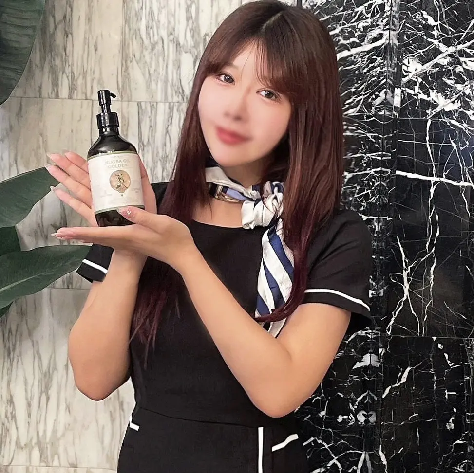 FC2-PPV-4697015 独占販売【無修正・迫*主観メンエス4】 プラチナクラス★魅*的過ぎるメンエス美女の甘いささやきと神技リンパに【ヌキなし健全店】で秒速フル勃起!理性ぶっ飛びの快感に溺れて出禁覚悟の生中出しセック