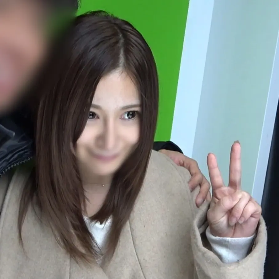 FC2-PPV-4593930 【特典付き】 終電で帰るっ‼純粋ぶった罰に、股広げさせ激しくピストンお仕置き！！！