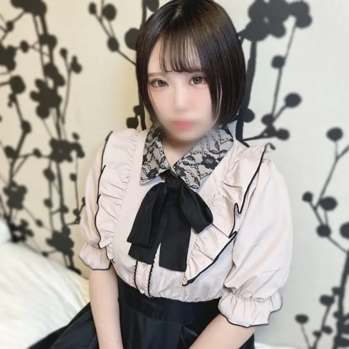 FC2-PPV-4605306 フェラ顔めっちゃ可愛い！【アナル舐め・中出し】 あ〇ちゃん似のＦカップ美乳にアナルを舐めてもらったお礼に首〆め、陵〇プレイ後に中出し。※特典あり