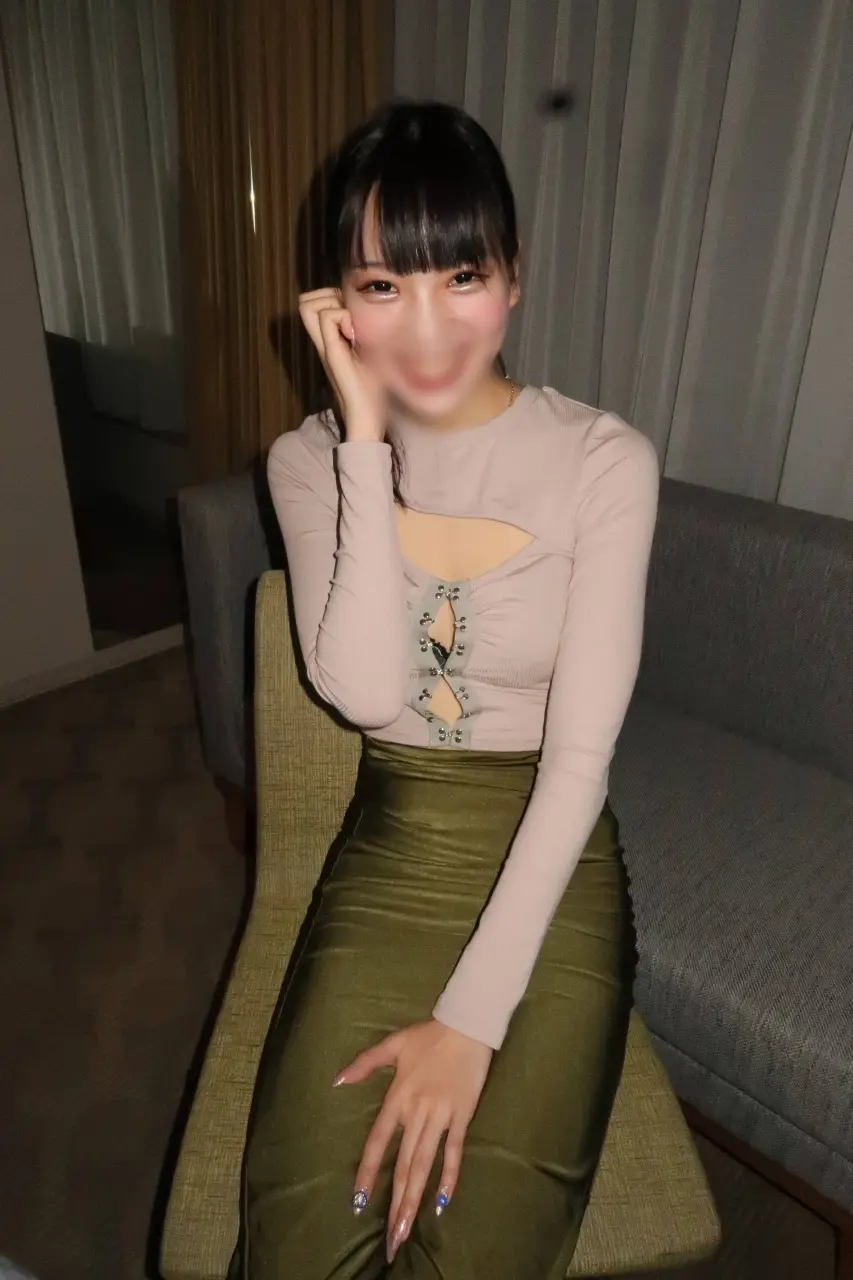 FC2-PPV-4607884 50%OFF![無修正・完全素人・中出し・潮吹き] ＜モデル志望の都内在住２１歳Fカップ！＞美脚が自慢のきれいなおねえさんにたっぷり中だし♡