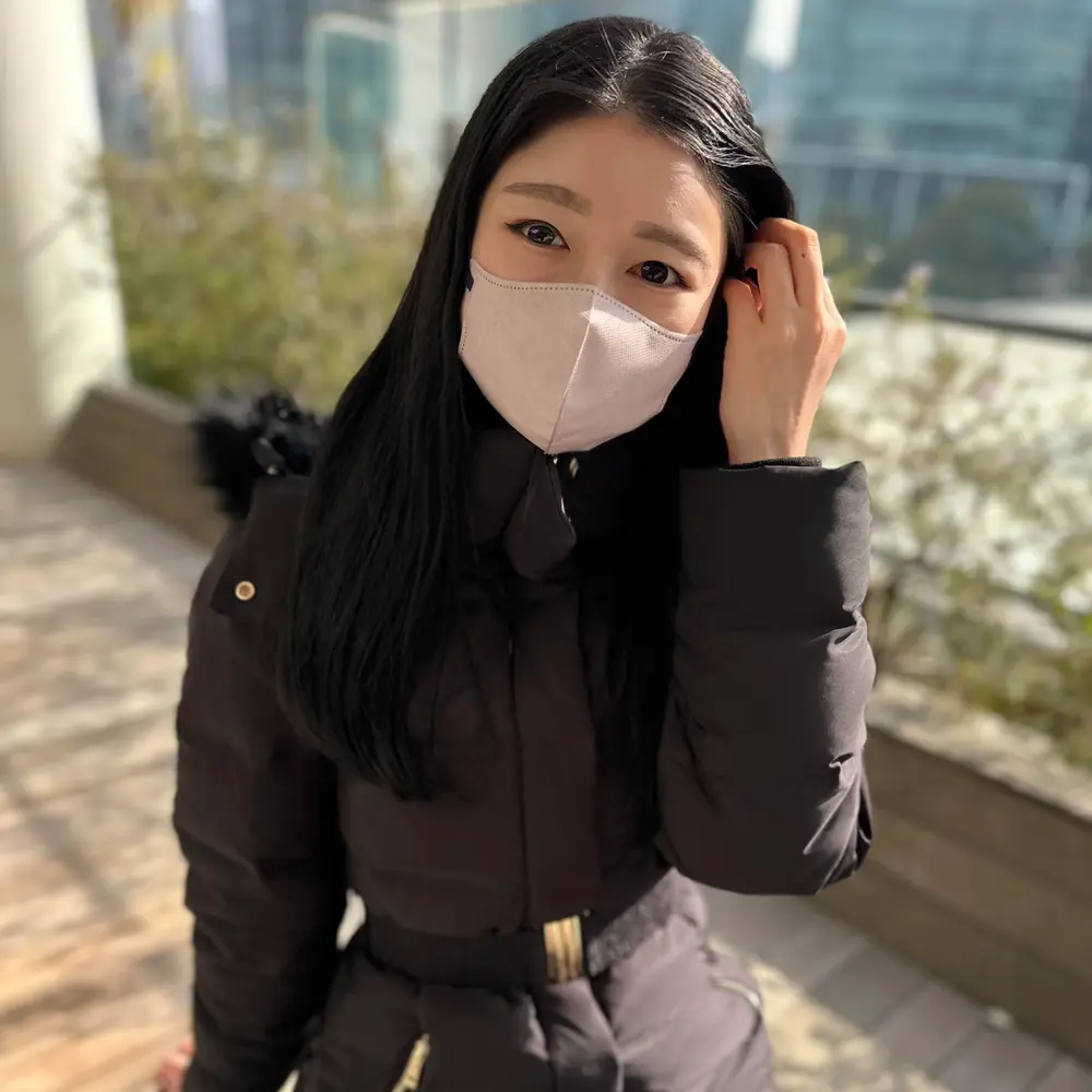 FC2-PPV-4480698 独占販売60%OFF!※初撮り! !! 清楚綺麗め有名ブランドのお嬢様店員とハメどり「身バレしなければ公開していいですよ...」冬撮影、今ようやく公開!!!