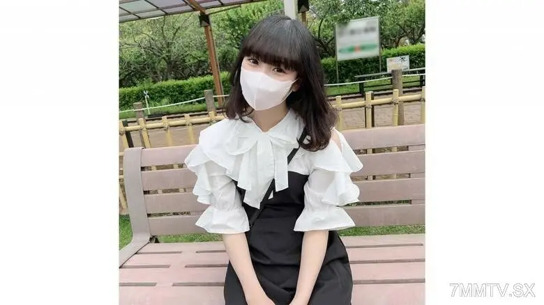 FC2-PPV-4502602 首次拍攝 /外觀！限制為3天！呢帶上一個好奇的運動女人，臉龐太弱，無法推入竹樹林和陰道暨在不成熟的身體上射擊！呢可愛的褲子聲音和在竹樹林中迴盪的麵包泵的聲音令人興奮...