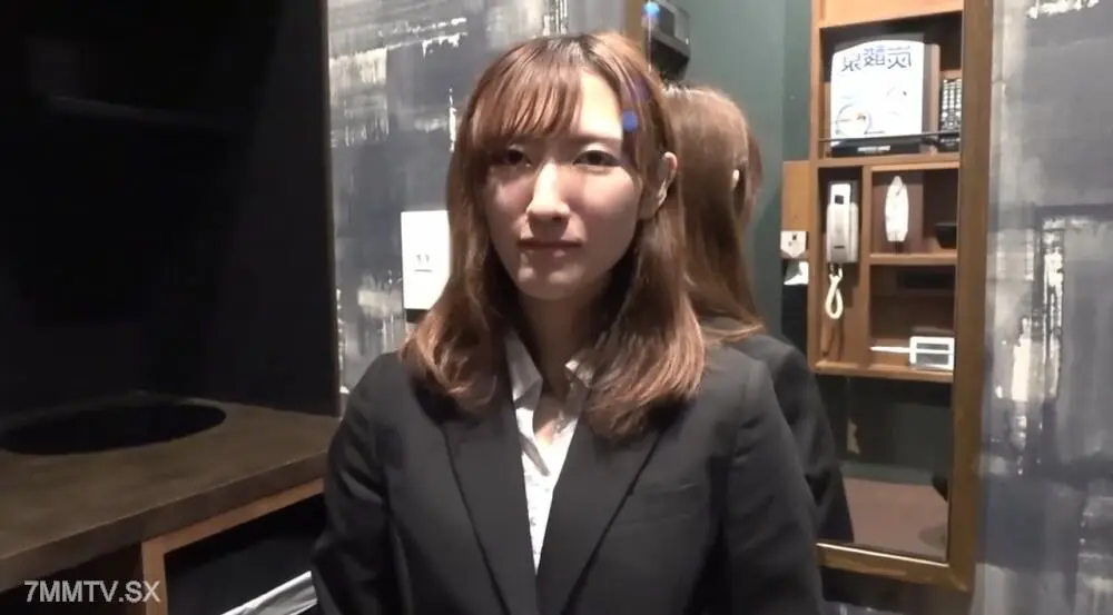 FC2-PPV-4552144 【無・個撮】モデル体型の敏感むすめ！バレたら**退店！？感じやすい彼女とドキドキ漫画喫茶えっち♡【特典で高画質】