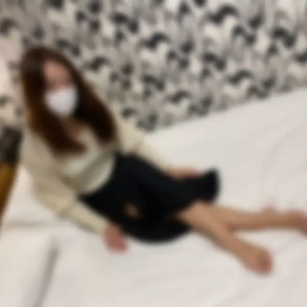 FC2-PPV-4329229 【3P・W中出し】 旦那が事業に失敗し、借金を作ってしまったためハメ撮りをさせられることになった訳アリ人妻、第六弾です