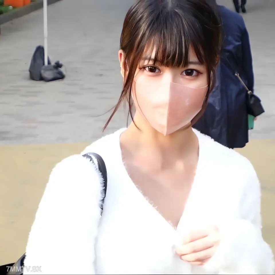FC2-PPV-4003498 如果你說“全臉”、“無”、“890pt”，這個影片就不會上傳到SNS上，對吧？ ？尷尬、尷尬、尷尬啊，小陳真是尷尬啊！ ！