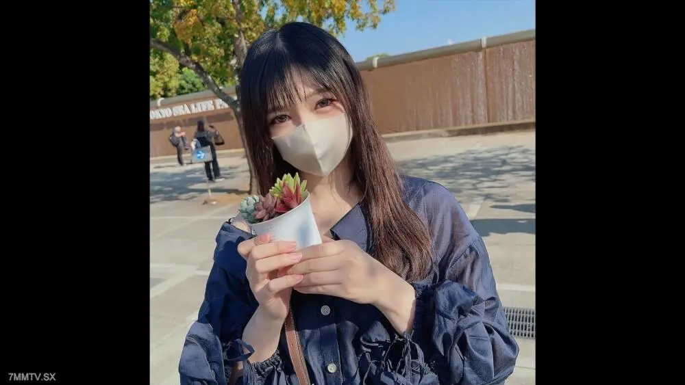 FC2-PPV-4073266 第一次拍照和露臉！限量到明天！護理員用可愛可愛的眼睛看著我，引誘我……我在她淫蕩的身體上不斷地射精到她的陰道裡，玩弄後的火辣辣！ ！連續兩次射精到陰道！ ！ ！ ！