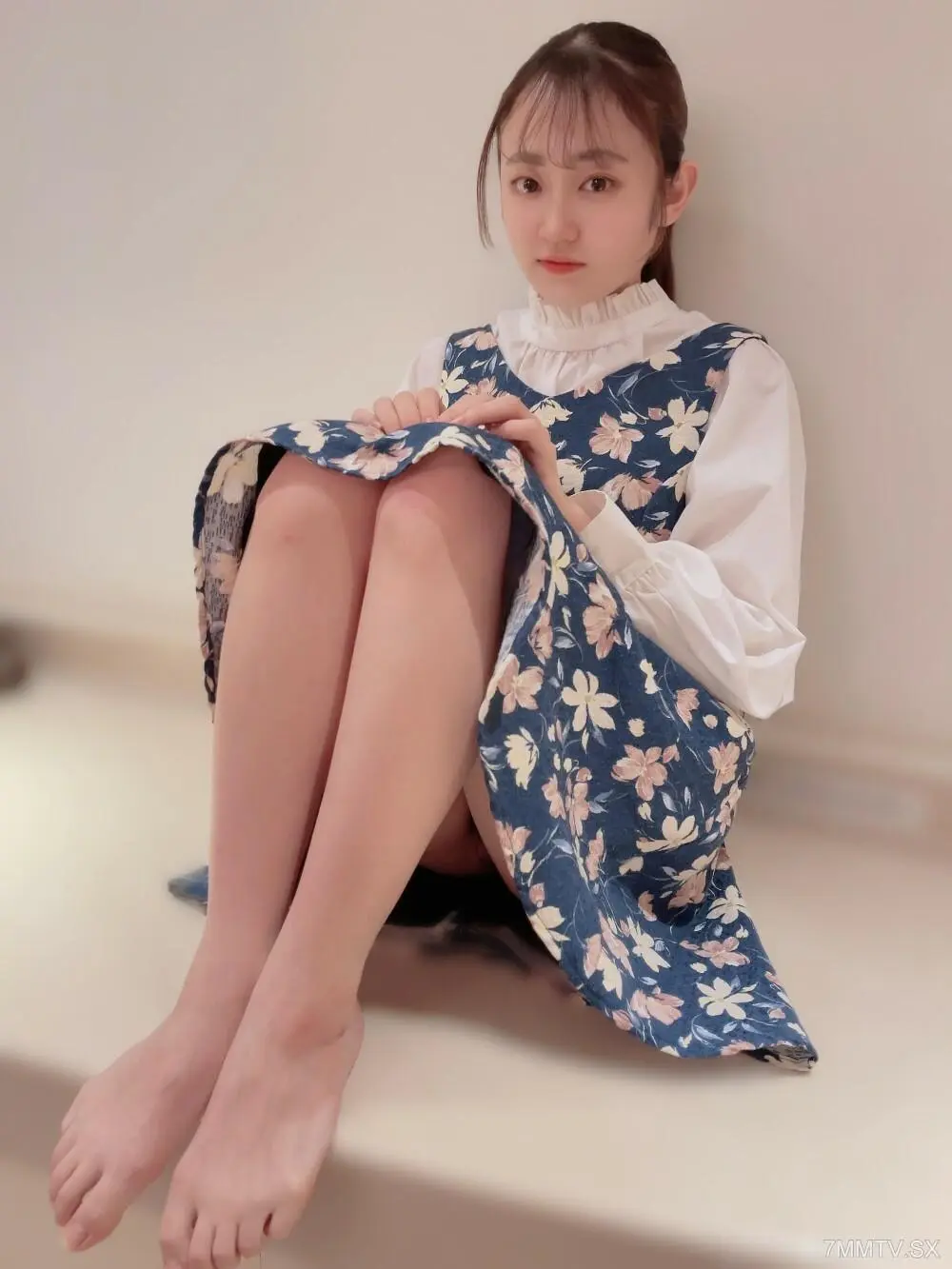 FC2-PPV-3283761 “天使從天而降” 宛如天使一般的她和她的第一家酒店