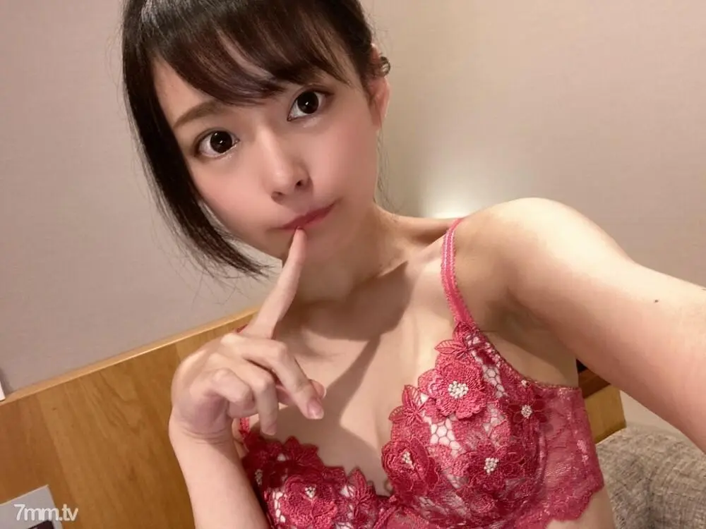FC2-PPV-1709912 【む】ガチ某メディア経験あり!! 【アイドル】究極美少女・完全顔出し・中出し・最強騎乗位・ナマチンポ膣内射精懇 !!【豪華２本セット】※レビュー特典付き！